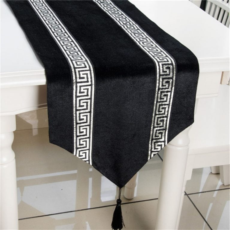 Chemin de table moderne